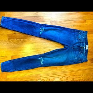 Paige Skinny leg jean with distressing